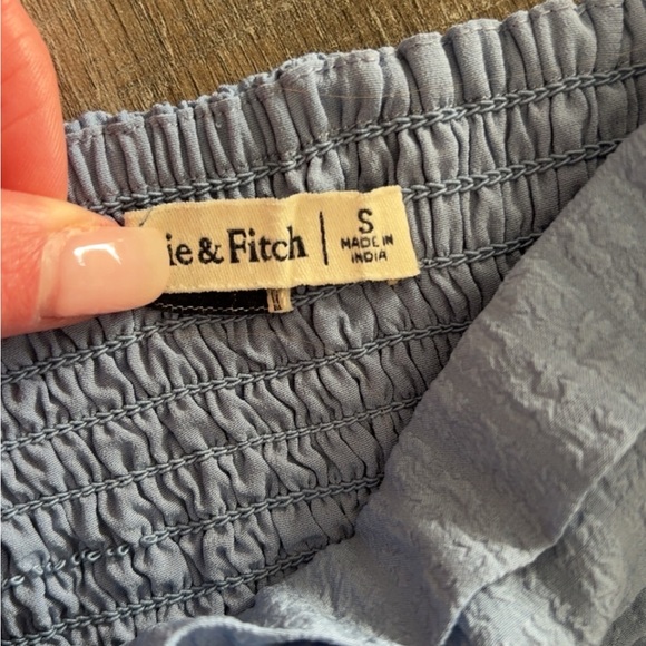 Abercrombie & Fitch Light Blue Puff-Sleeve Smocked Dress - Picture 3 of 3